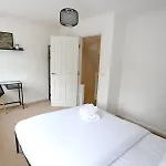 Spacious 3-Bed City Home-Ao Arena, Northern Qtr - Pass The Keys