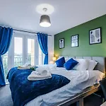 Salford Urban Escape - Stylish Allure Modern 2br For 6 - Business & Leisure Ready By Parydise Apartment