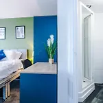 شقة Salford Urban Escape - Stylish Allure Modern 2Br Stay For 6 - Smart Business Or Work Ready By Parydise Properties