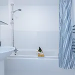 شقة Salford Urban Escape - Stylish Allure Modern 2Br Stay For 6 - Smart Business Or Work Ready By Parydise Properties مانشستر