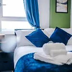 Salford Urban Escape - Stylish Allure Modern 2Br Stay For 6 - Smart Business Or Work Ready By Parydise Properties * مانشستر