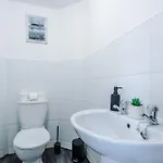 Salford Urban Escape - Stylish Allure Modern 2Br Stay For 6 - Smart Business Or Work Ready By Parydise Properties * مانشستر