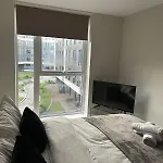 Modern 2 Bd - Mcr - Terrace - Parking *