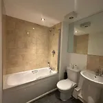 2 Bed Ensuite With Balcony And Free Onsite Secure Parking Apartment Manchester