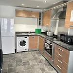 2 Bed Ensuite With Balcony And Free Onsite Secure Parking Manchester