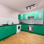3 Bed Canal St Flat Sleeps 9 Centre Manchester