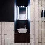 Stylish Northern Quarter Studio, Ideal For Leisure & Work Stays Μάντσεστερ