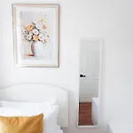 בית נופש Spacious 3br Weekend Getaway Near Etihad And Coop Live - Free Parking! מנצ'סטר