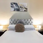 Five Star Rated * Manchester