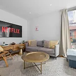 4 Bed Canal St Free Parking Ferienhaus
