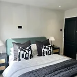 Convenient House By Ankers Contractors With Free Parking Feriehus *