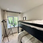 Convenient House By Ankers Contractors With Free Parking Feriehus Manchester