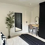 Convenient House By Ankers Contractors With Free Parking * Manchester