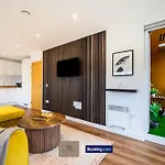 2br Flat By Paul & Malin Short Term Agency Salford With Exciting Weekdays Offer Apartmán *