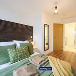 2br Flat By Paul & Malin Short Term Agency Salford With Exciting Weekdays Offer Apartmán