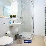 Apartmán 2Br City Flat By Paul & Malin Properties Short Term Rental Salford With Easy Transport Links Manchester