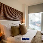 2Br City Flat By Paul & Malin Properties Short Term Rental Salford With Easy Transport Links Manchester