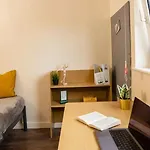 约翰·莱斯特&埃德·科尔曼公寓（校园住宿） 公寓