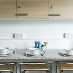 Apartment John Lester And Eddie Colman Courts In Salford *