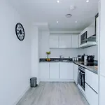 Apartment 2br Chic And Stylish In Salford, Wifi, Kitchen, Parking With View