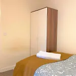 Mosh Hulme 4*
