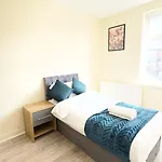 Prázdninový dům Stylish 3 Bedroom House 60 - Free Parking *