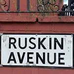Britlodge Ruskin Ave Tatil Evi