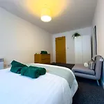 Stylish Centre Flat - Balcony And Parking * Manchester