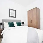 Spacious 2bed Close To Etihad アパート