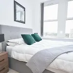 Spacious 2bed Close To Etihad アパート