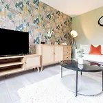 Chic 4bd Abode - Free Parking - Snooker Tatil Evi Manchester