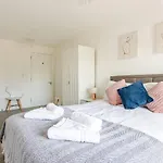 Apartmán Lets Sa I 2bed 2bath L Waterfront L Private Balcony I Relaxing Retreat I Great Location