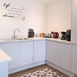 Lets Sa I 2bed 2bath L Waterfront L Private Balcony I Relaxing Retreat I Great Location 曼彻斯特