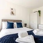 Lets Sa I 2bed 2bath L Waterfront L Private Balcony I Relaxing Retreat I Great Location