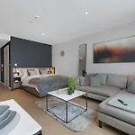 Stylish With Wi-fi And Shared Facilities Apartment *
