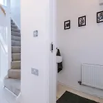 Stunning Riverside 3-bed By 53 Degrees In With Garden & Free Parking! 曼彻斯特
