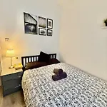 Britlodge Ruskin Ave * Manchester