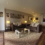 Elegant 2bd & 2ba Centre Luxury With View * Manchester