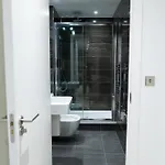 Modern 2 Bed Penthouse With Stunning Views In Center