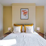 Stylish 3 Bedroom - Free Parking, Smart Tv, Sleeps 8 * Manchester
