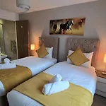 Elegant 2bd & 2ba Centre Luxury With View *