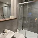 Elegant 2bd & 2ba Centre Luxury With View *