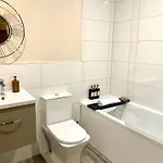 Safari 2 Bedroom Condo With Free Secure Parking Apartment *
