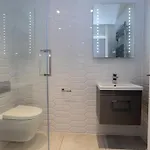 Spacious 2 Bedroom Centre