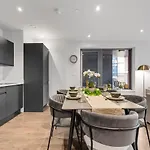 3 Bed Greengate Flat Centre *