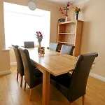 Base For 4 Bed-garden-free Parking - Pass The Keys Manchester