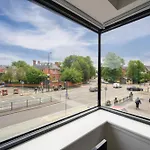 Stylish Wilmslow Retreat, Perfect For Business & Long Apartmán