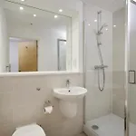 2 Bed Ensuite With Fantastic Night View And Old Trafford Stadium