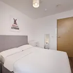 2 Bed Ensuite With Fantastic Night View And Old Trafford Stadium * Manchester