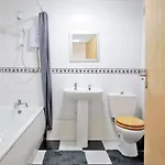 Appartamento View - Free Parking - Sleeps 6 - Near Centre - By Nmb *